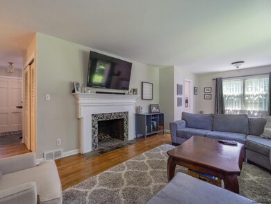 5 Marilyn Dr, Schenectady, NY 12302 - photo 5