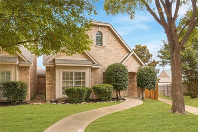 View of front property featuring a front yard