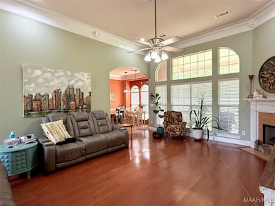 Livingroom with view of breakfast nook