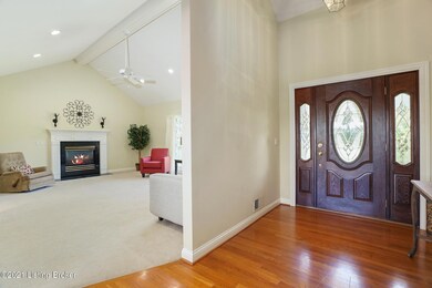 2011 Clarke Pointe Dr, Crestwood, KY 40014 - photo 3