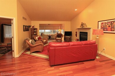 360 Round Hill Rd unit 3, Kalamazoo, MI 49009 - photo 2