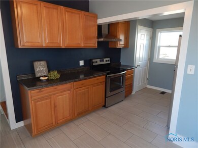 Plenty of Cabinets and counter top for cooking.