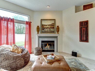 23922 Crescent Parke Ct-MLS_Size-010-49-