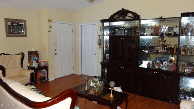 4341 Jillian Dr, Jacksonville, FL 32210 - photo 4