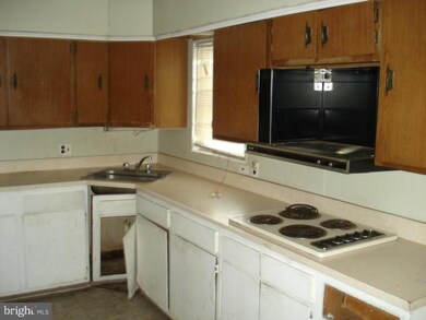 4104 Parkwood Ave, Baltimore, MD 21206 - photo 4