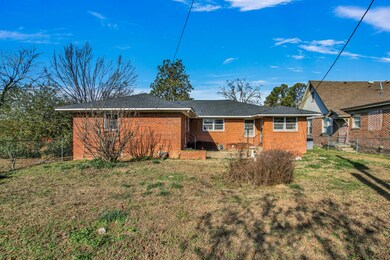702 Walnut St-1