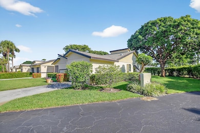 10 Ridge Blvd unit D, Boynton Beach, FL 33435 - photo 4