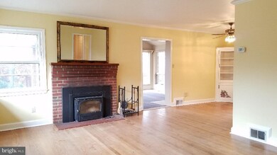 13609 Lewisdale Rd, Clarksburg, MD 20871 - photo 4