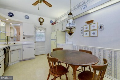 13221 Ronehill Dr, Beltsville, MD 20705 - photo 7