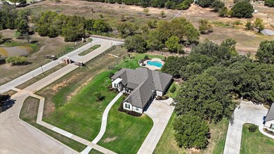 4009 Highland Oaks Ln, Cleburne, TX 76031 - photo 4