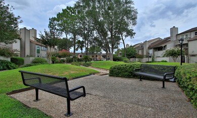 1041 Country Place Dr unit 1041, Houston, TX 77079 - photo 4