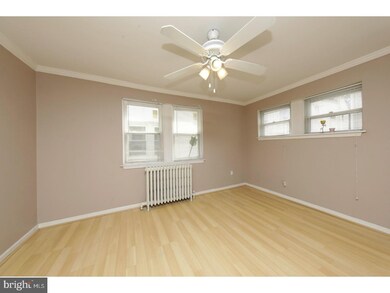 7040 Clover Ln, Upper Darby, PA 19082 - photo 6