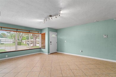 10908 W Elbow Dr, Tampa, FL 33612 - photo 7