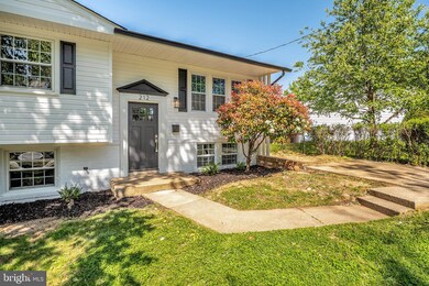 212 W Mill Ave, Capitol Heights, MD 20743 - photo 4