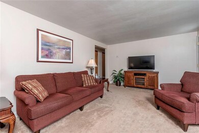 3001 MCMILLAN LIVING ROOM
