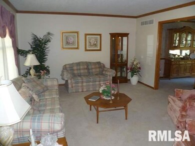 1106 W 46th St, Davenport, IA 52806 - photo 2