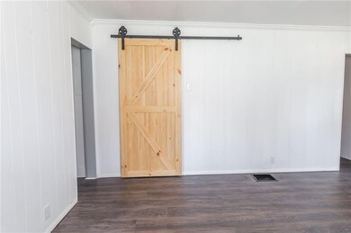 1101 W 1st St, Anderson, IN 46016 - photo 4