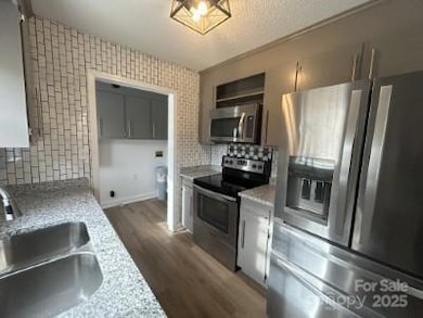 1018 Starcliff Cir, Lancaster, SC 29720 - photo 4