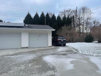 526 Pinetree Rd, Kohler, WI 53044 - photo 2