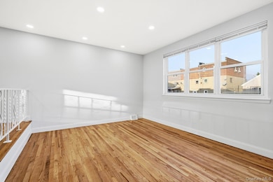 278 Balcom Ave, Bronx, NY 10465 - photo 6