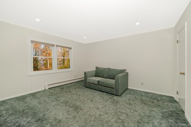 20 Toehee Place unit 1B, Islip, NY 11751 - photo 7