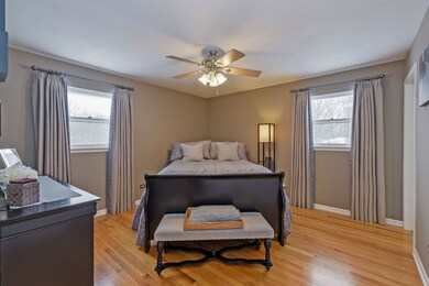 125 Sylvia Ln, Naperville, IL 60540 - photo 4