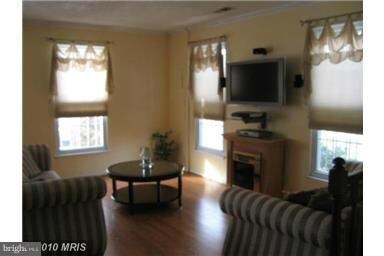 327 Meadow Way, Hyattsville, MD 20785 - photo 3