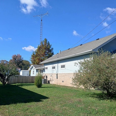 1146 N Main St, Bridgeport, IL 62417 - photo 3