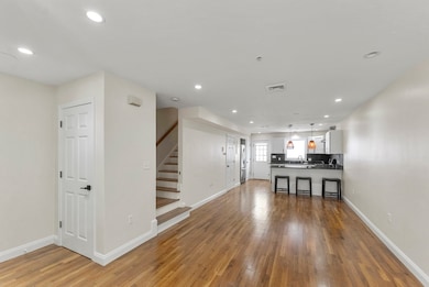 124 W Seventh St unit a, Boston, MA 02127 - photo 6
