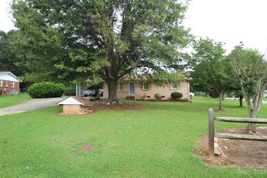 107 Dyer Dr, Shelby, NC 28152 - photo 2