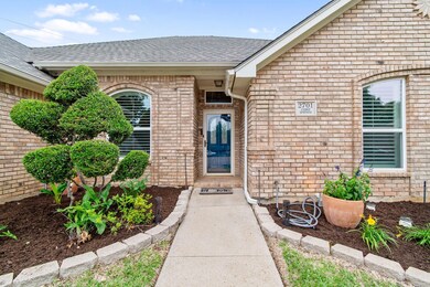2701 Cedar Springs Ct, Bedford, TX 76021 - photo 4