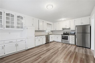 216 Bittersweet Ln, Lansing, KS 66043 - photo 5