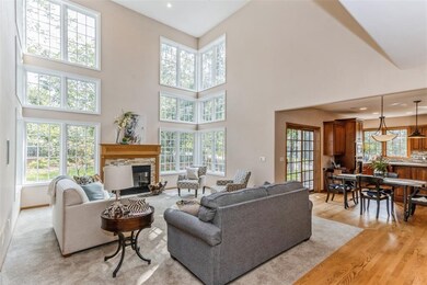 4310 Oak Leaf Ct NE, Cedar Rapids, IA 52411 - photo 3