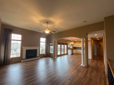 2710 Northview Ln, Cedar Falls, IA 50613 - photo 2