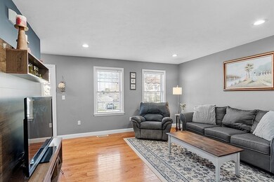 31 Upland St unit 2, North Andover, MA 01845 - photo 4