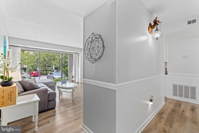 2216 Springwood Dr unit T2, Reston, VA 20191 - photo 2