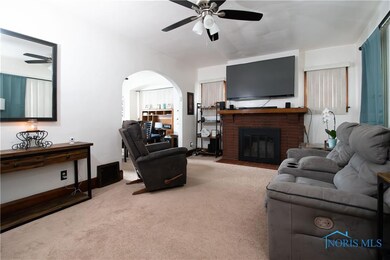 4527 N Haven Ave, Toledo, OH 43612 - photo 2