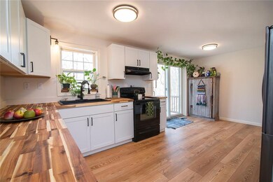 8 Archer Way, Coventry, RI 02816 - photo 4