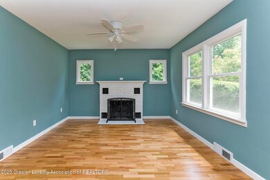 547 Kendon Dr, Lansing, MI 48910 - photo 4