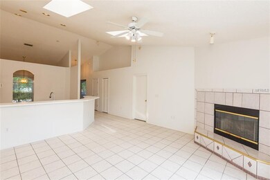 Family room to Kitchen, Look at the great Breakfas