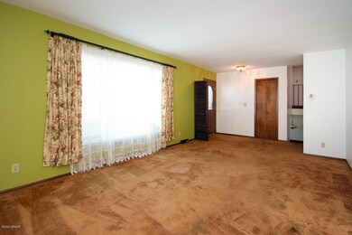 520 5th Ave S Crookston MN-large-008-013