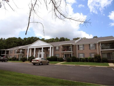 202 University Pkwy unit 3E, Johnson City, TN 37604 - photo 2