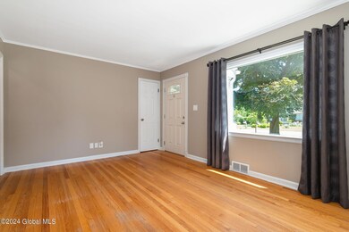 7-web-or-mls-17HarlauDr_07