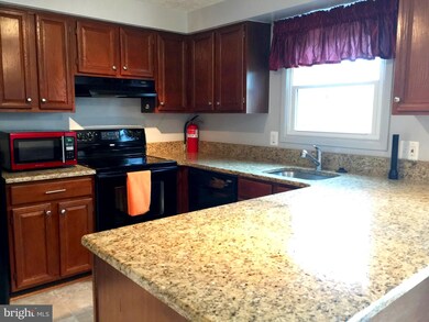 9335 Cabot Ct, Laurel, MD 20723 - photo 7