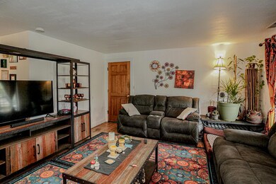 6451 Mcloughlin Dr, Central Point, OR 97502 - photo 5