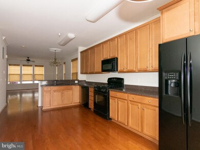 16836 Nuttal Oak Place unit 20, Woodbridge, VA 22191 - photo 4