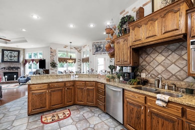 4345 E Cromwell St, Springfield, MO 65802 - photo 2