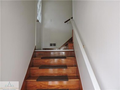 1127 Alsdorf St, Lansing, MI 48910 - photo 6
