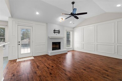 3013 Panhandle Dr, Grapevine, TX 76051 - photo 3