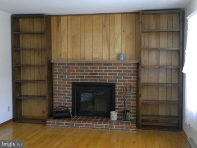 12216 Cloverly Farm Ln, Smithsburg, MD 21783 - photo 2